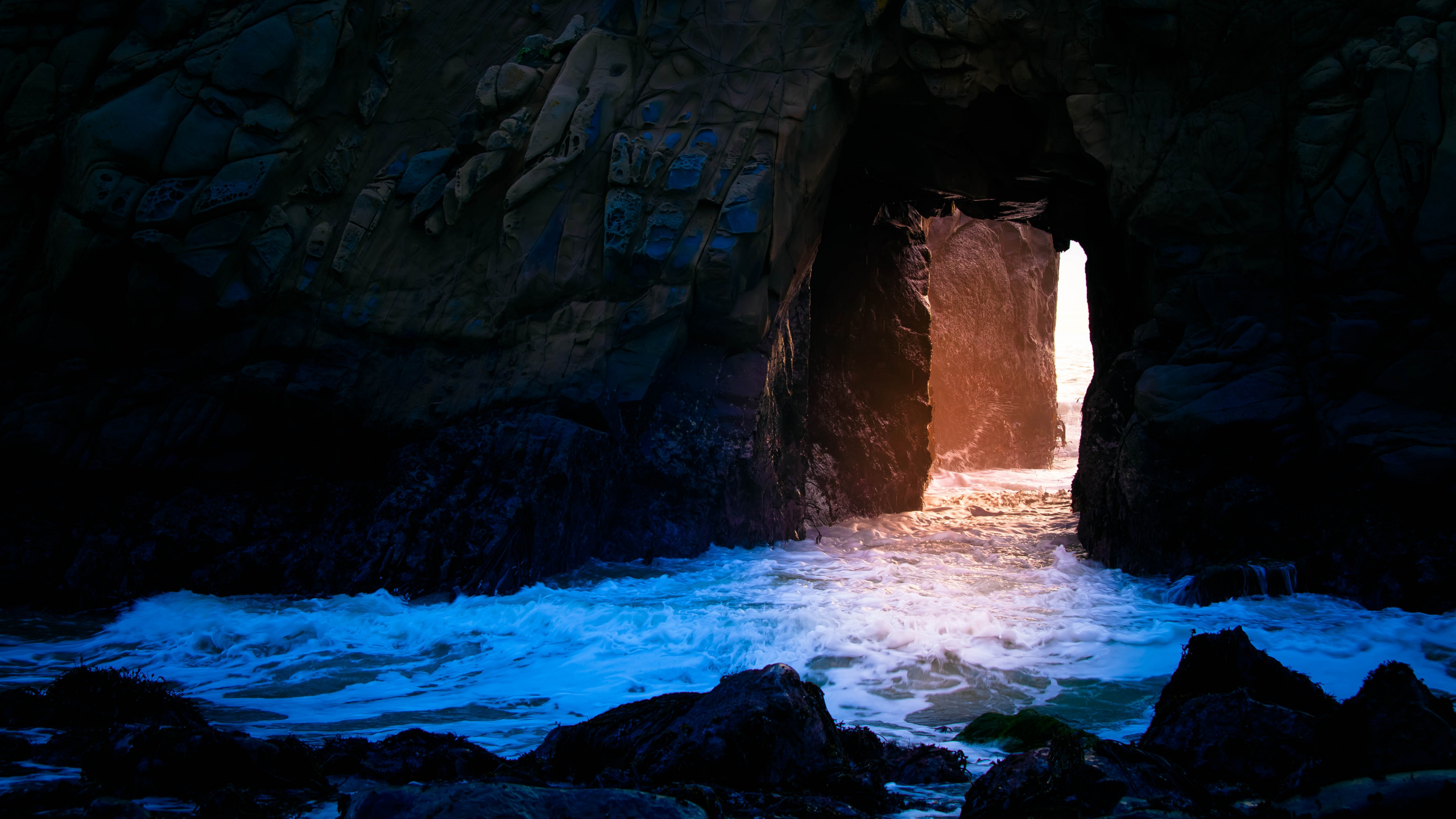 la Grotte de la Mer, Formation, Lac Souterrain, Eau, Obscurité. Wallpaper in 2560x1440 Resolution