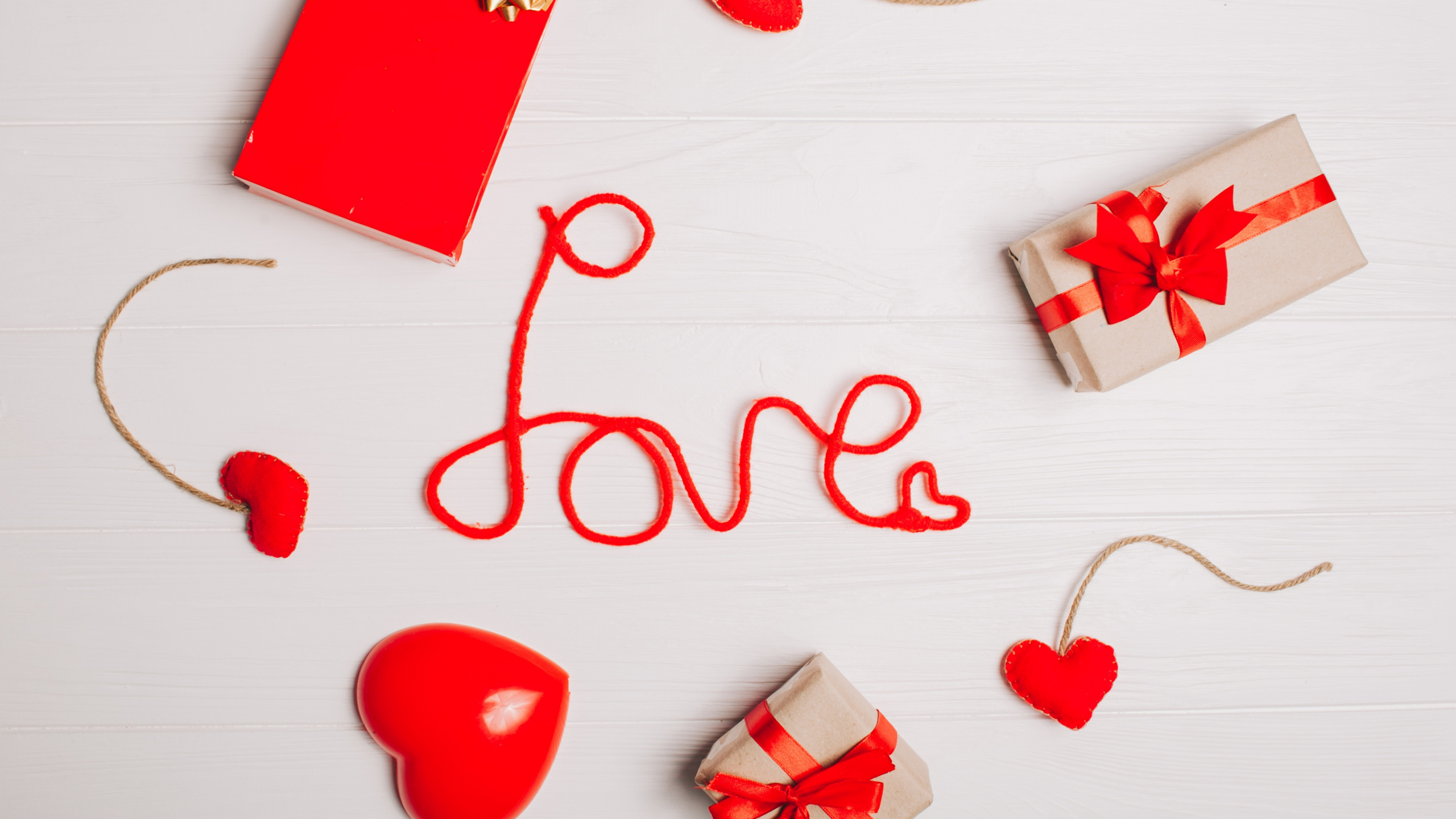 le Jour de Valentines, Red, Cœur, Amour, Ornement de Noël. Wallpaper in 2560x1440 Resolution