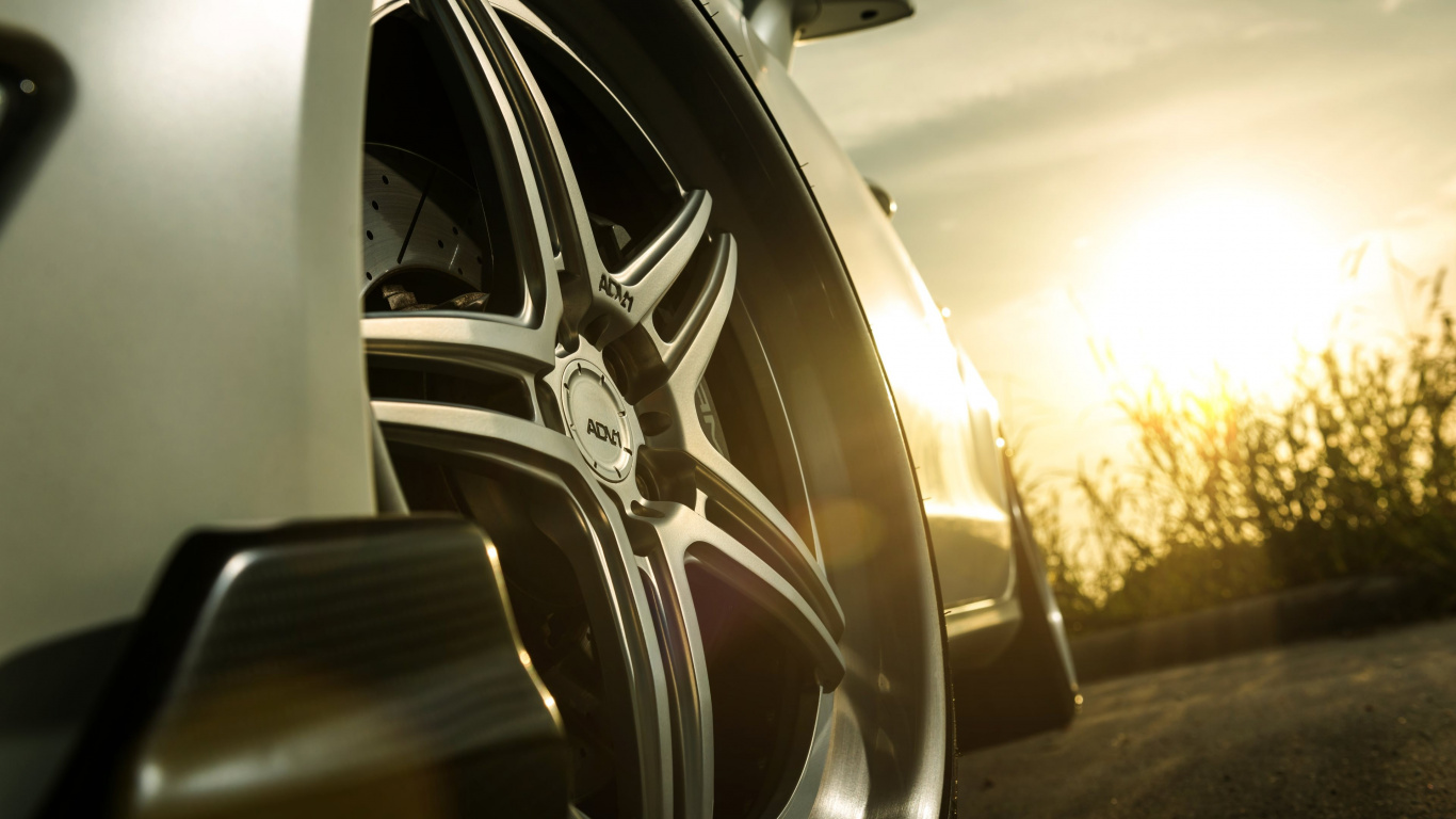 Black and Silver Mercedes Benz Steering Wheel. Wallpaper in 1366x768 Resolution