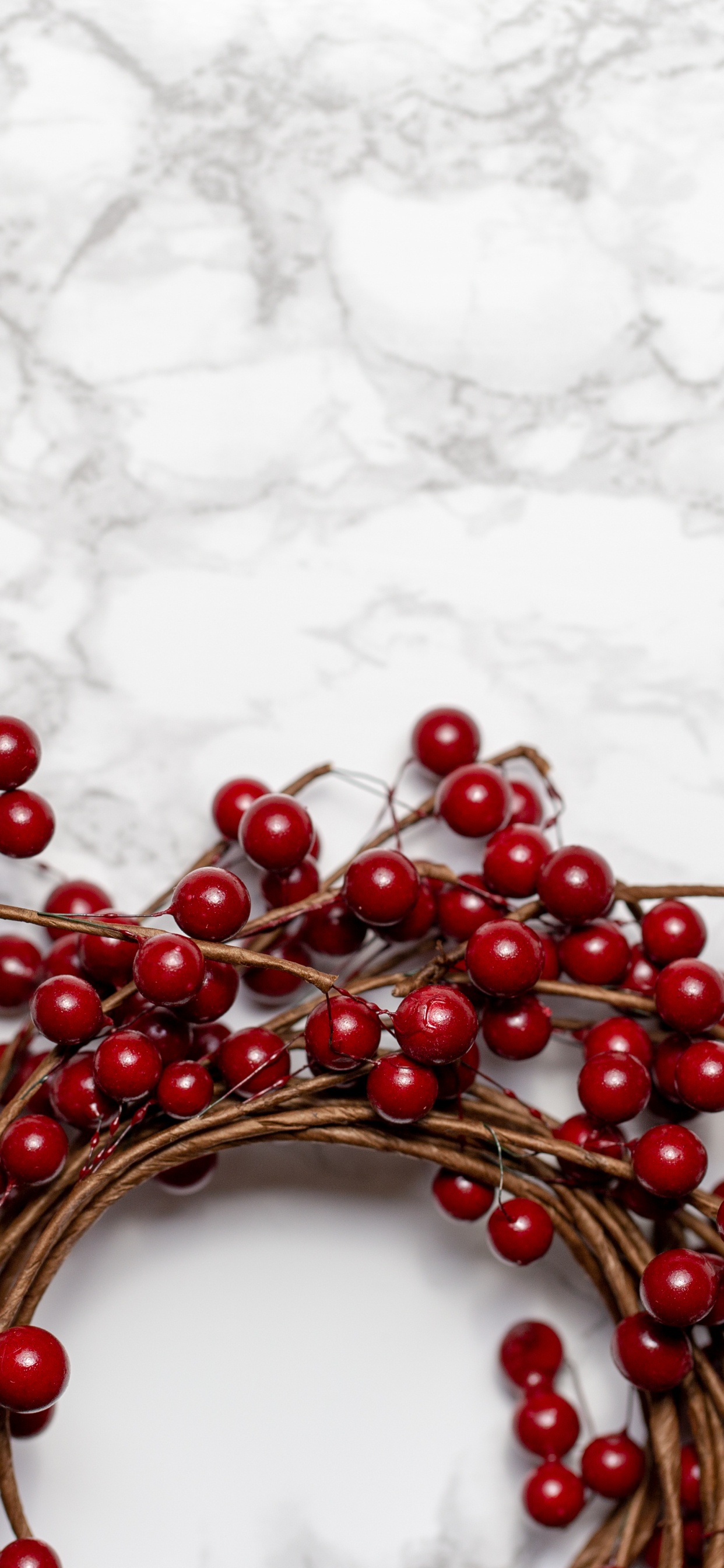 Red and Gold Beaded Bracelet. Wallpaper in 1242x2688 Resolution