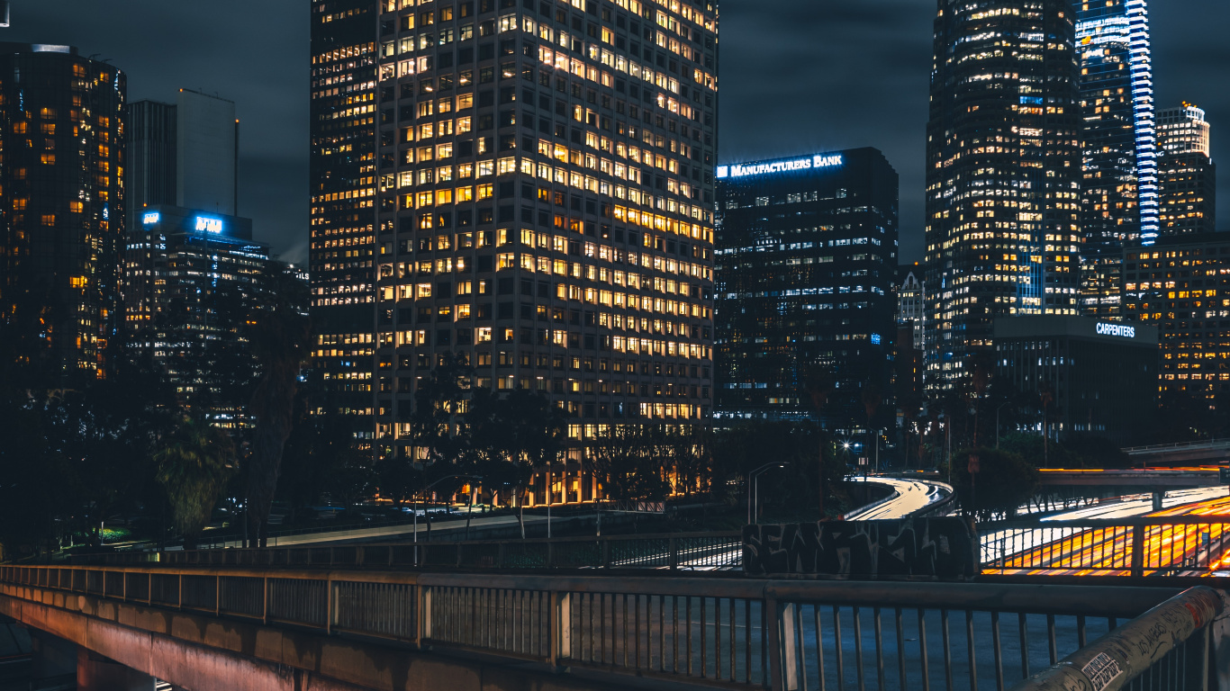 Skyline Der Stadt Bei Nacht Night. Wallpaper in 1366x768 Resolution