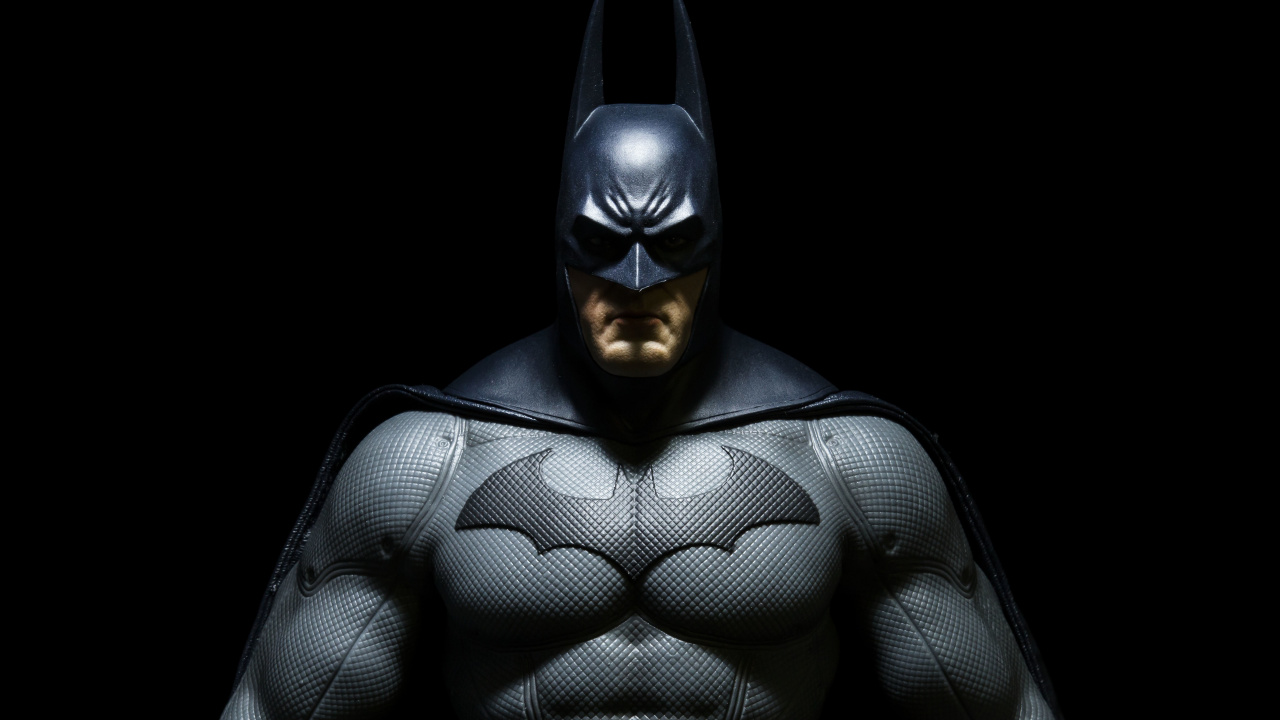 Black and Gray Batman Costume. Wallpaper in 1280x720 Resolution