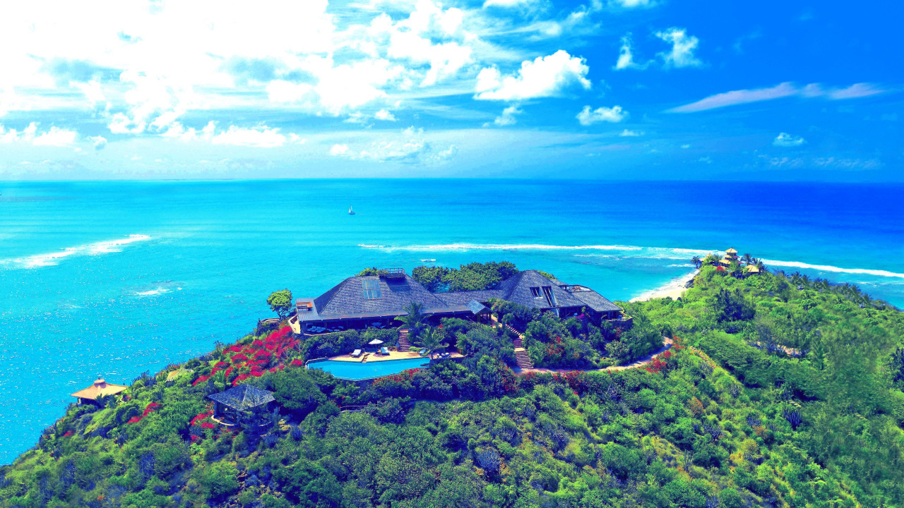 Green Trees on Mountain Near Body of Water During Daytime. Wallpaper in 1280x720 Resolution