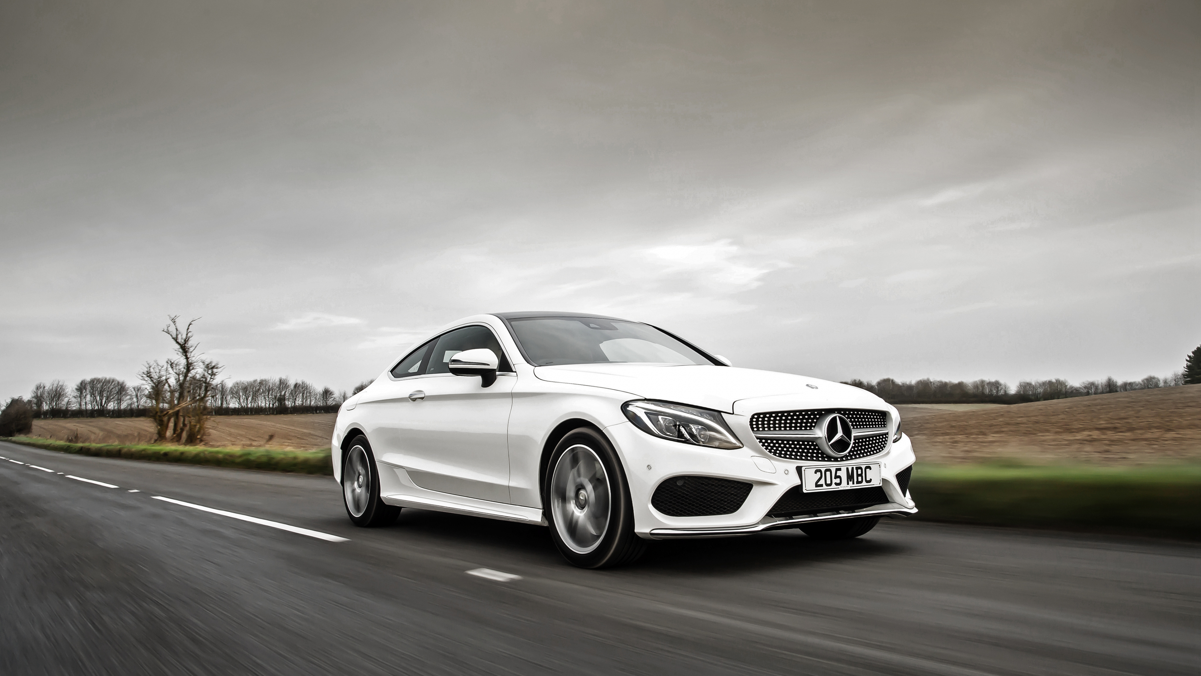 White Bmw m 3 on Road. Wallpaper in 3840x2160 Resolution