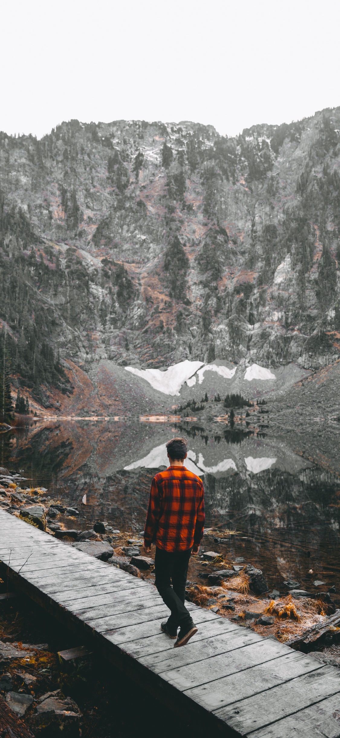 Lake, Mountainous Landforms, Mountain, Tree, Hill Station. Wallpaper in 1125x2436 Resolution