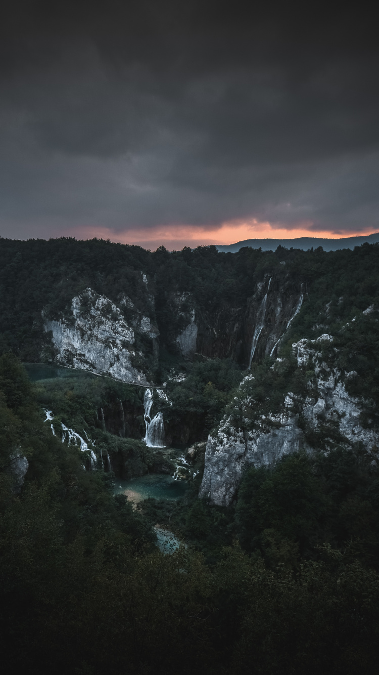 Hotel Srakovcic Heart of Nature, Nature, Black, Sky, Gronjan. Wallpaper in 750x1334 Resolution