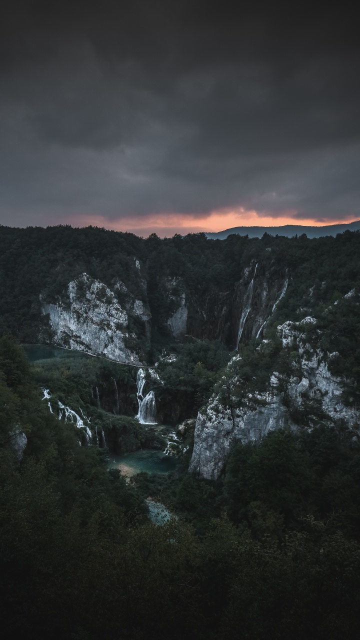 Nature, Noir, Ciel, Atmosphère, Cascade. Wallpaper in 720x1280 Resolution