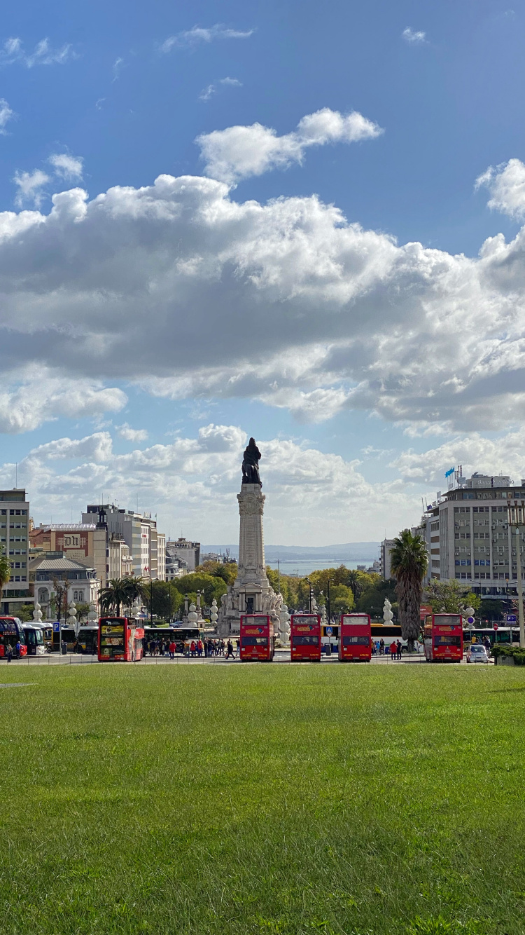 Pistola Espuma Poliuretano 025st, Grass, Cloud, Public Space, City. Wallpaper in 750x1334 Resolution