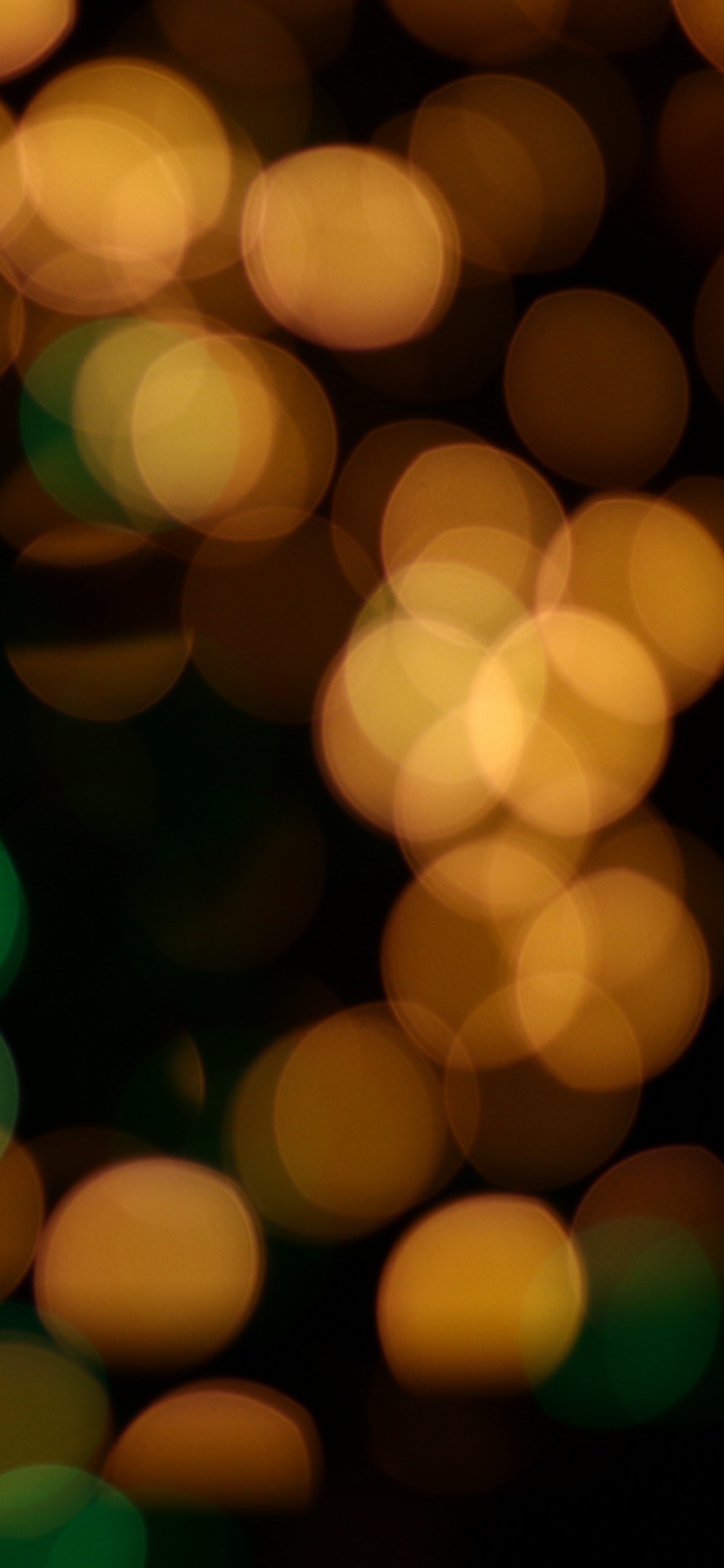 Luces Bokeh Amarillas y Verdes. Wallpaper in 1242x2688 Resolution