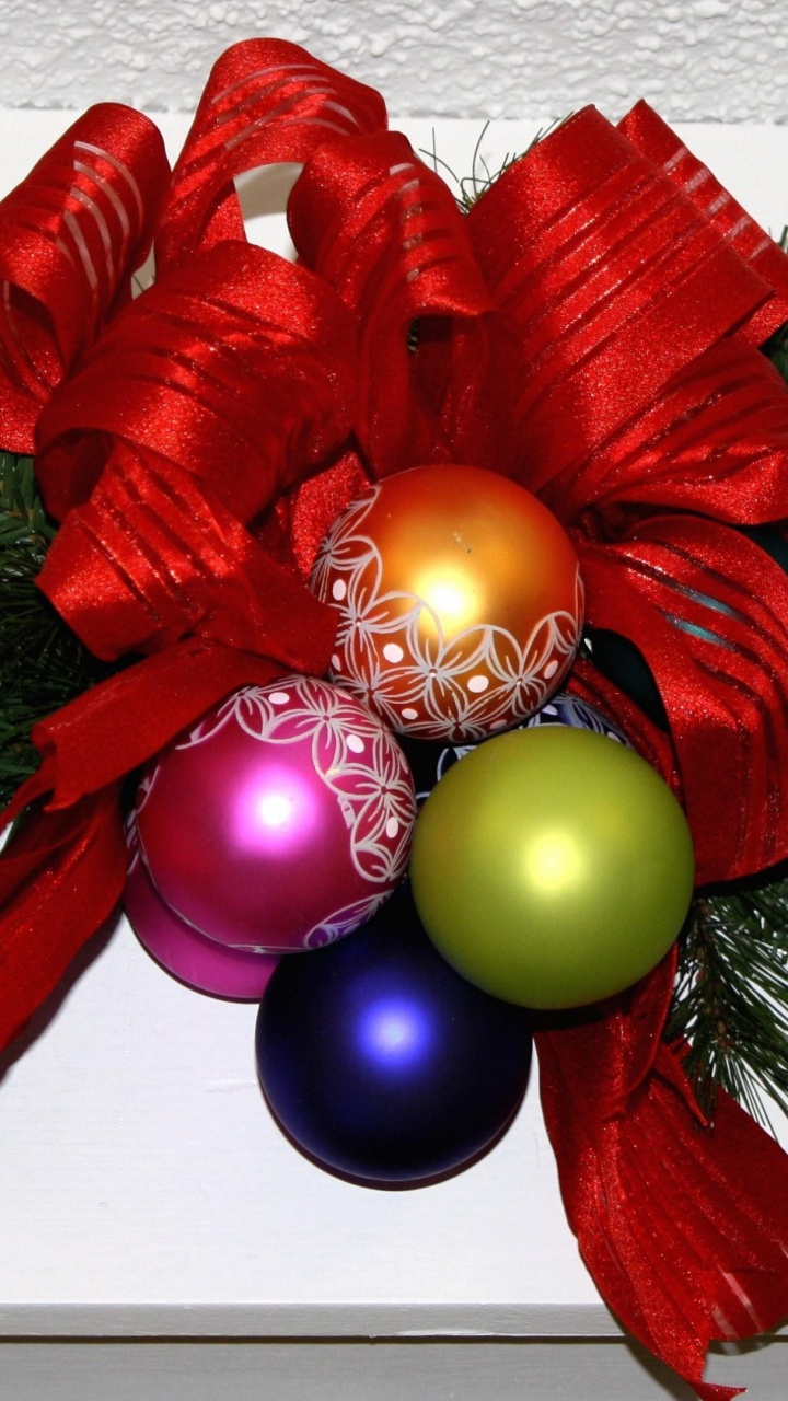 Weihnachtsdekoration, Weihnachtsbaum, Schnittblumen, Weihnachtsbeleuchtung, Multifunktionsleiste. Wallpaper in 720x1280 Resolution