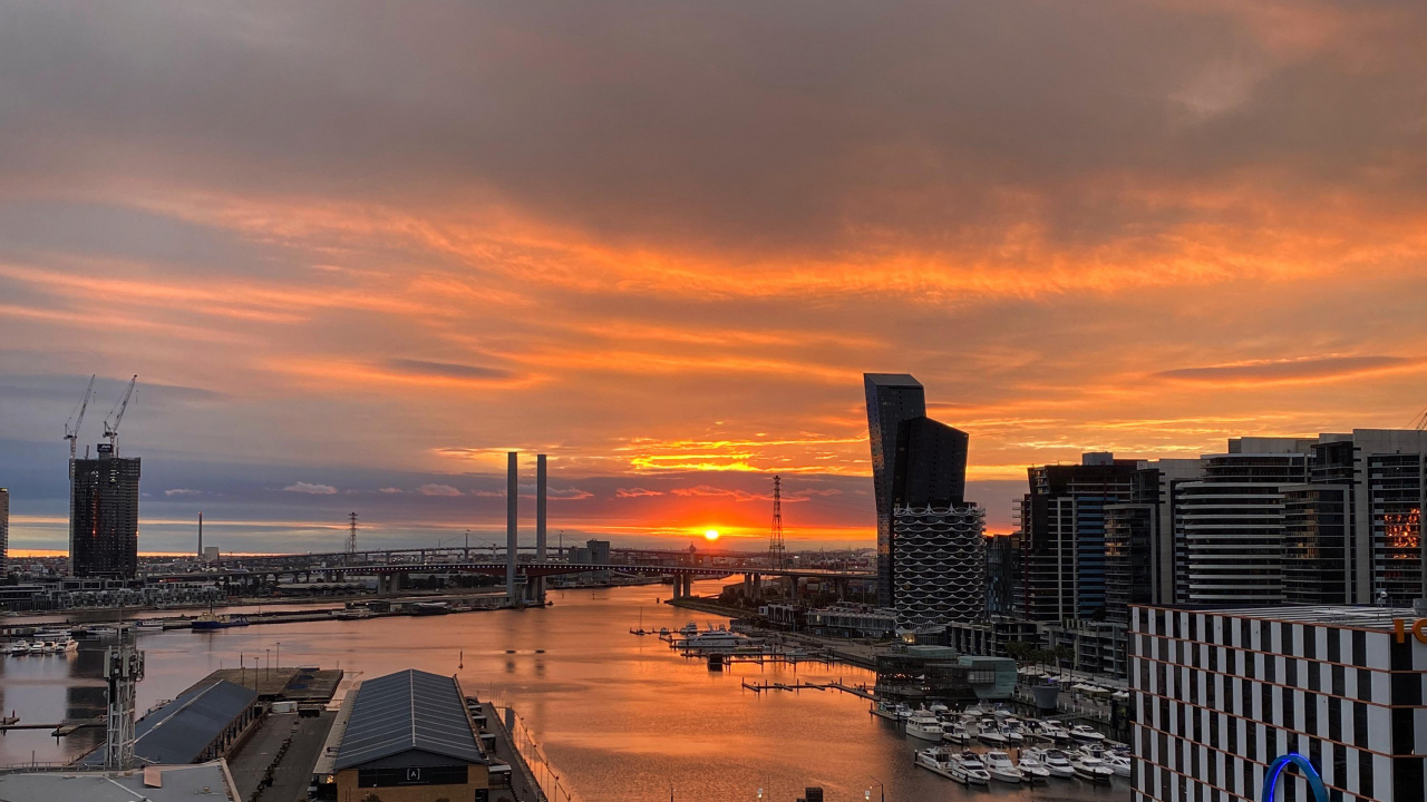 Edificio, Ambiente, Afterglow, Ventana, Cuerpo de Agua. Wallpaper in 1280x720 Resolution