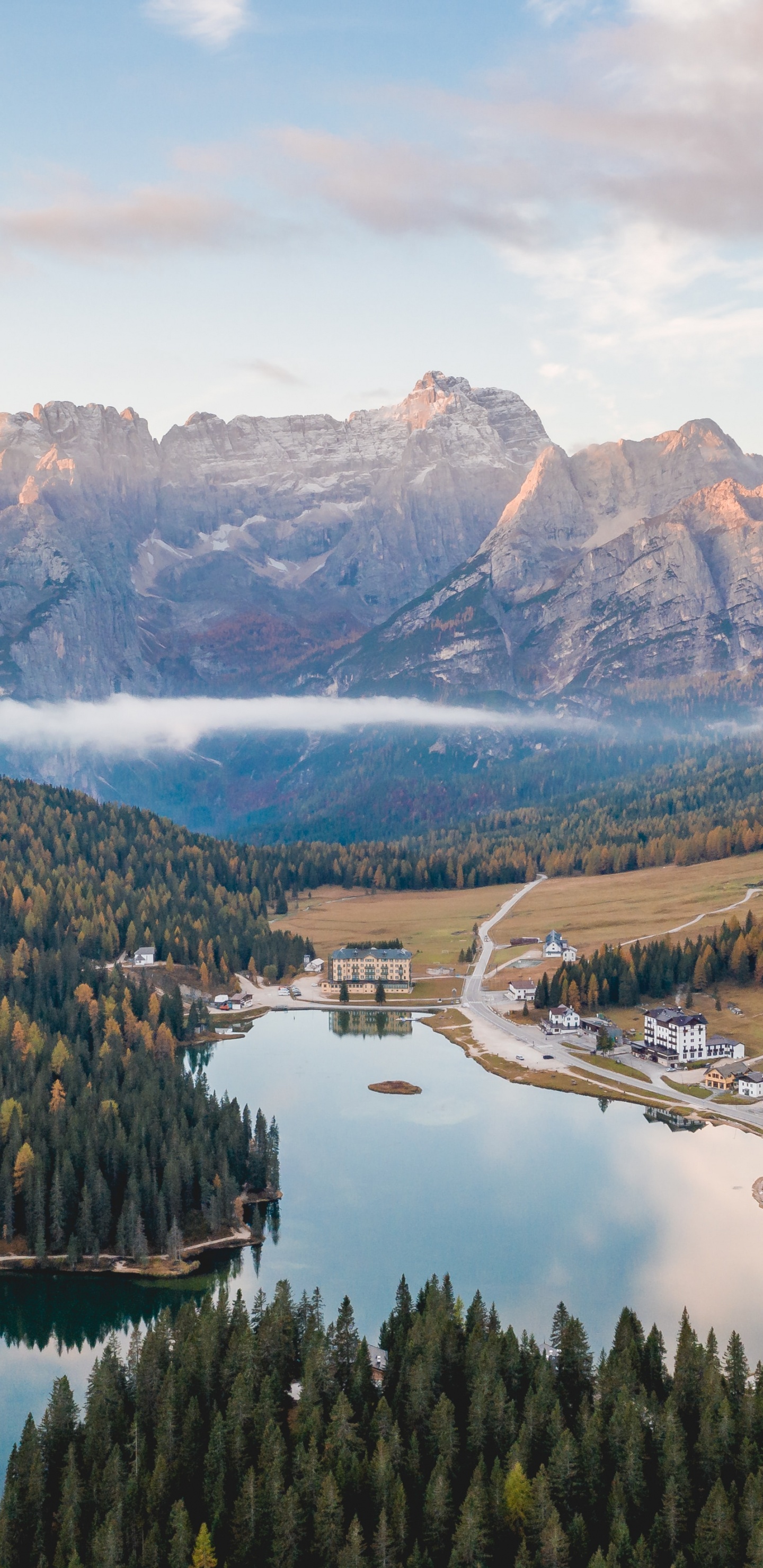 Lago, Las Formaciones Montañosas, Paisaje Natural, Desierto, Highland. Wallpaper in 1440x2960 Resolution