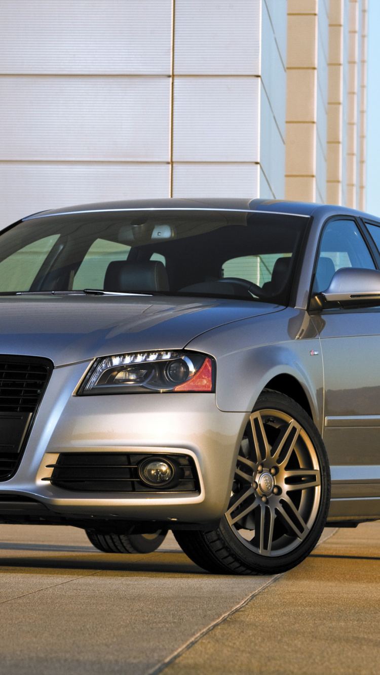 Mercedes Benz Classe C Coupé Noir Garé Près D'un Bâtiment Blanc. Wallpaper in 750x1334 Resolution