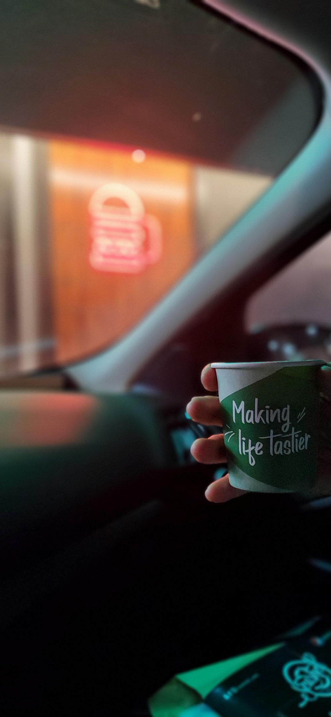 Lumière, L'éclairage Automobile, Brise, Miroir Automobile, Extérieurs D'automobile. Wallpaper in 1125x2436 Resolution