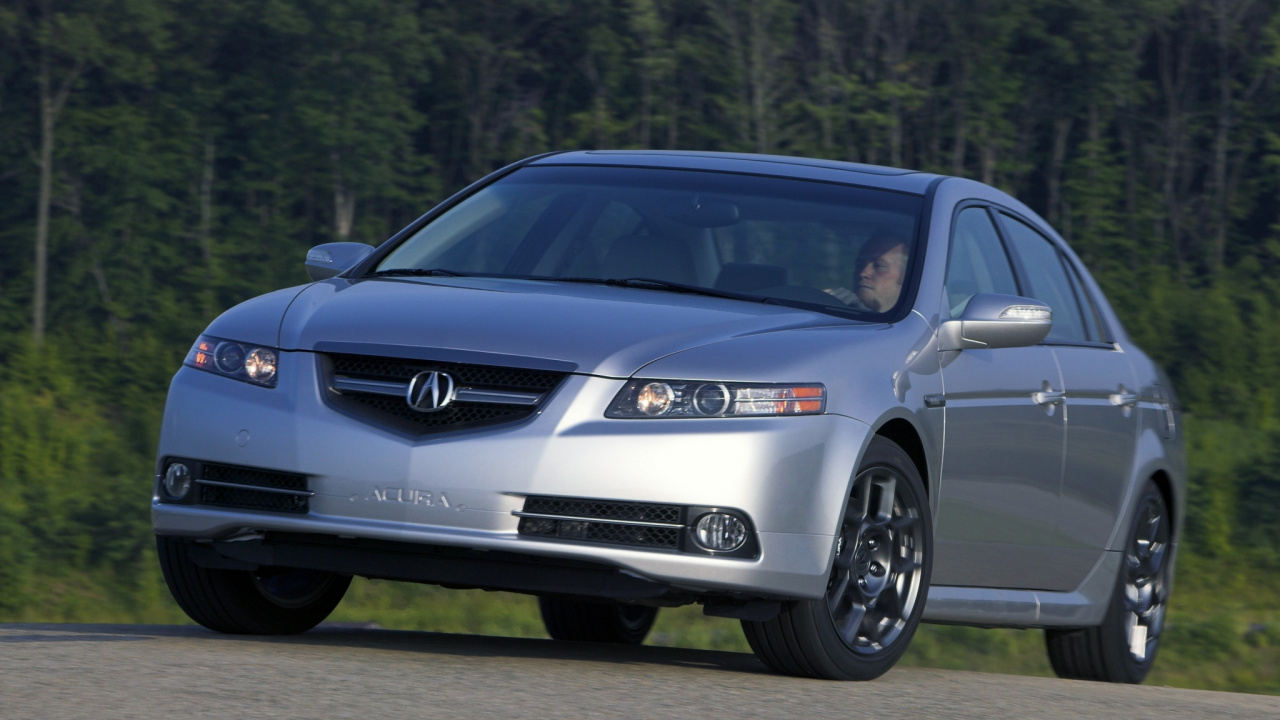 Gray Mercedes Benz c Class on Road During Daytime. Wallpaper in 1280x720 Resolution