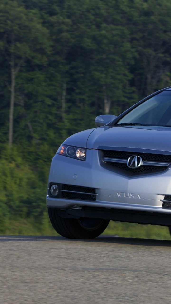 Graue Mercedes Benz c Klasse Tagsüber Unterwegs. Wallpaper in 720x1280 Resolution