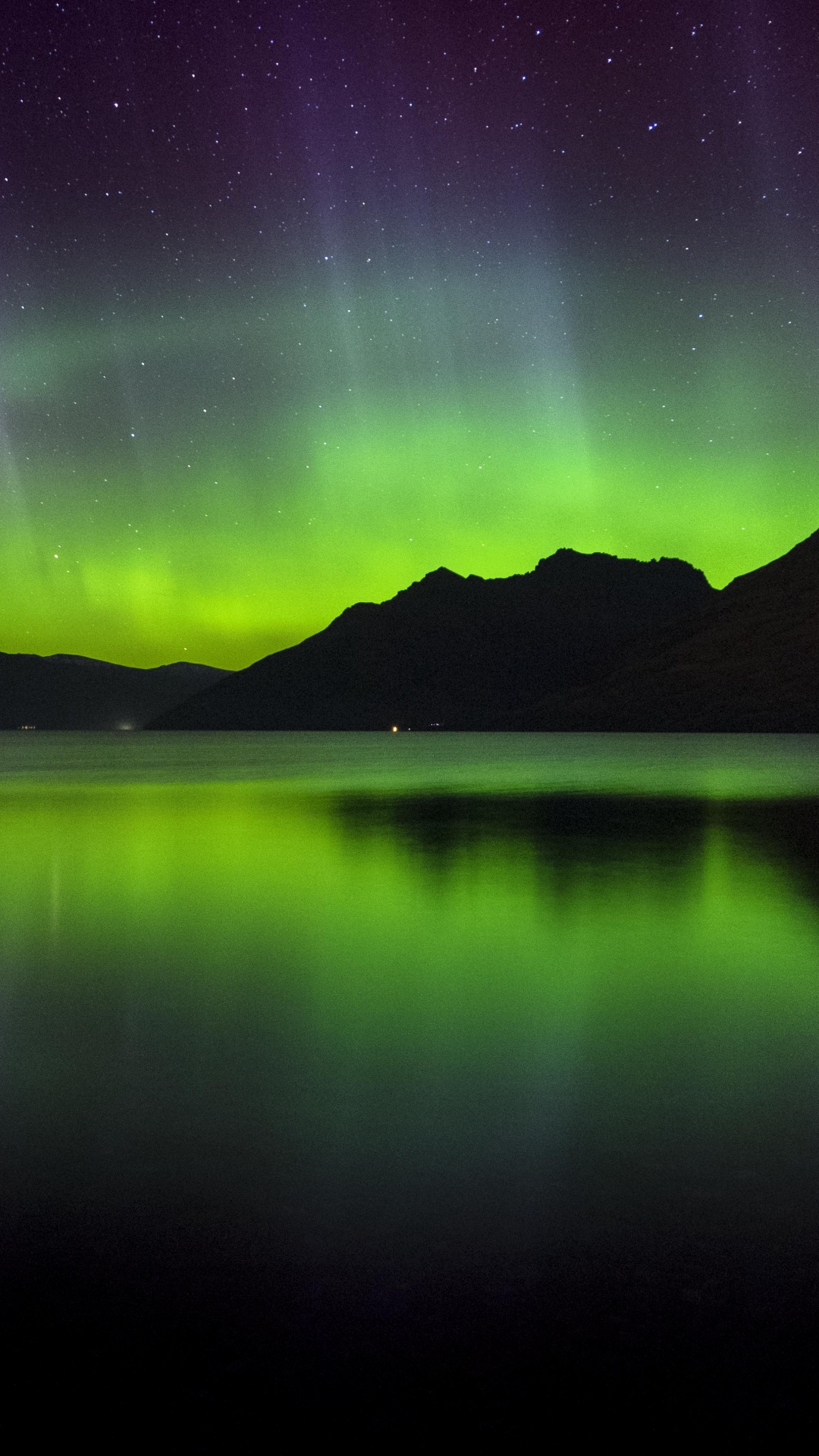 Aurora, Natur, Gr, Reflexion, Licht. Wallpaper in 1080x1920 Resolution