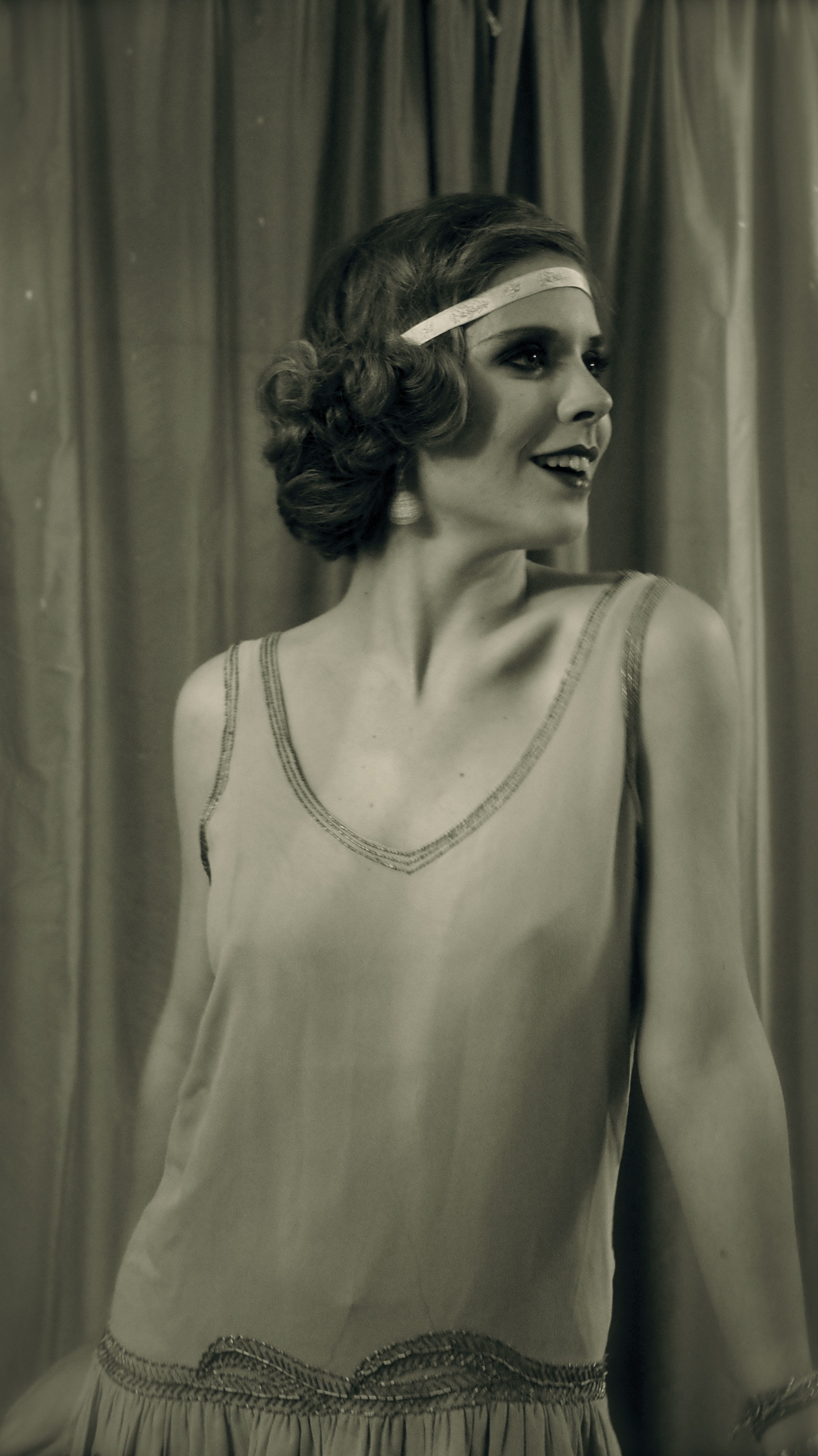 Beauty, Hairstyle, 1920s, Fashion, Shoulder. Wallpaper in 1440x2560 Resolution