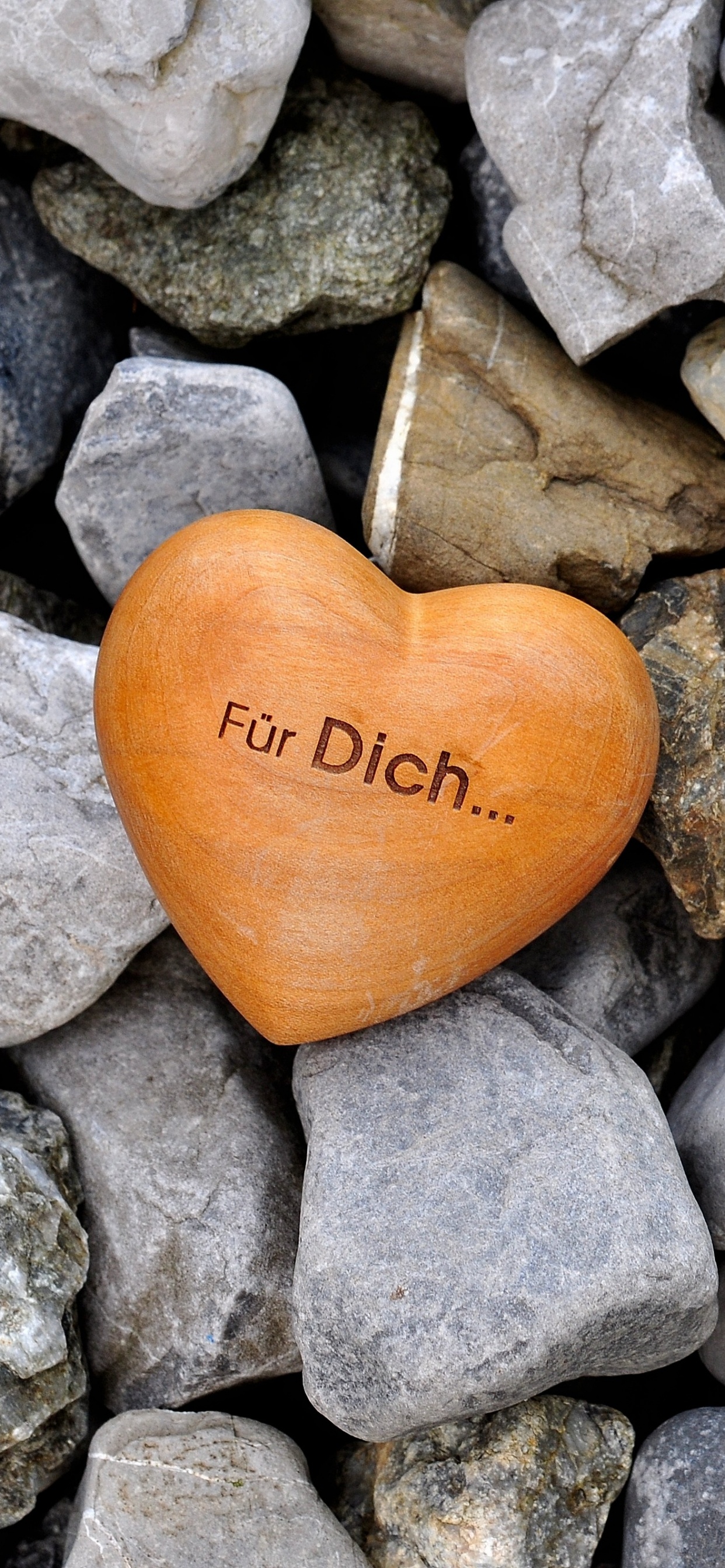 Herzen, Kieselstein, Rock, Kies, Schutt. Wallpaper in 1242x2688 Resolution