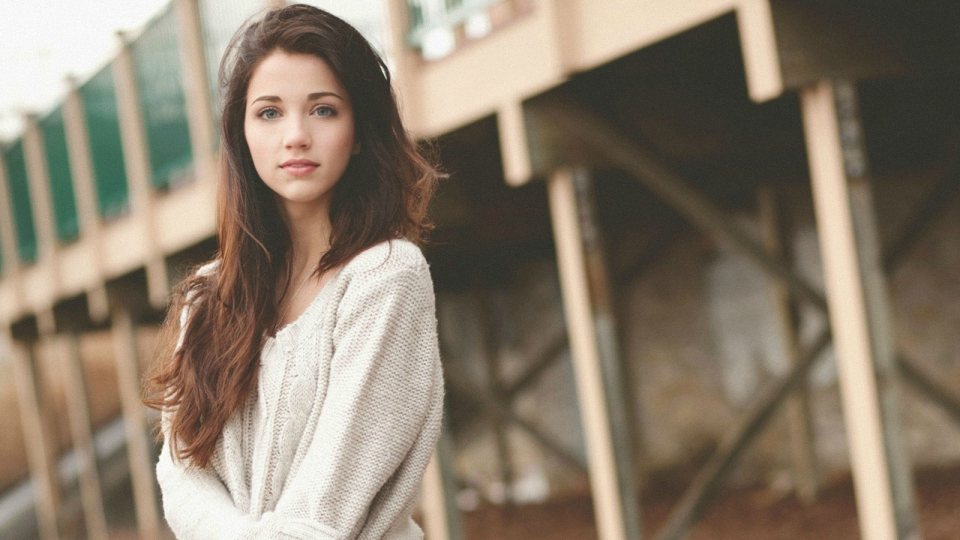 Emily Rudd, Modelo, Belleza, Modelo de Moda, Hombro. Wallpaper in 1920x1080 Resolution