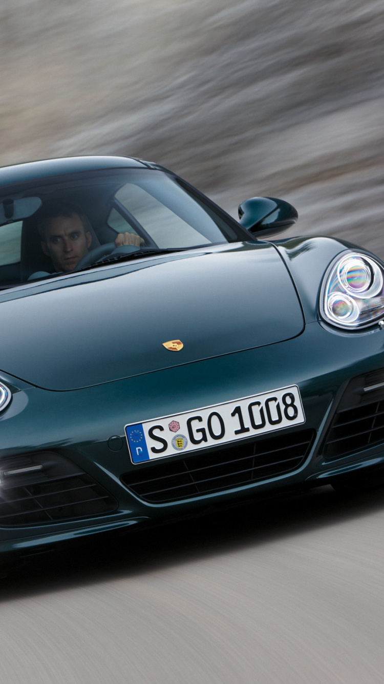 Schwarzer Porsche 911 Unterwegs. Wallpaper in 750x1334 Resolution