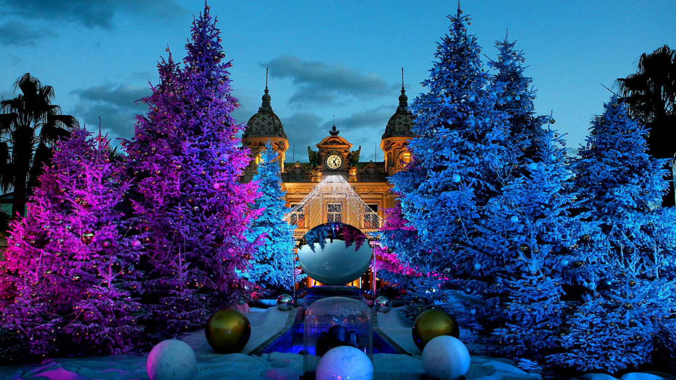 Weihnachten, Blau, Baum, Purpur, Weihnachtsbaum. Wallpaper in 1366x768 Resolution