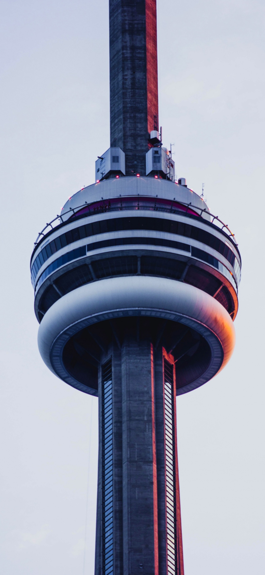 Tower, CN Tower, Das One World Trade Center, Abstrakter Kubismus, Wolkenkratzer. Wallpaper in 1125x2436 Resolution