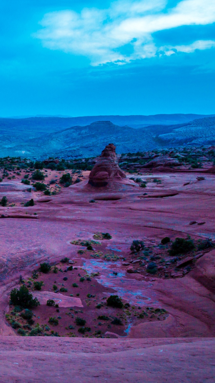 Brown Rock Formation Under Blue Sky During Daytime. Wallpaper in 720x1280 Resolution