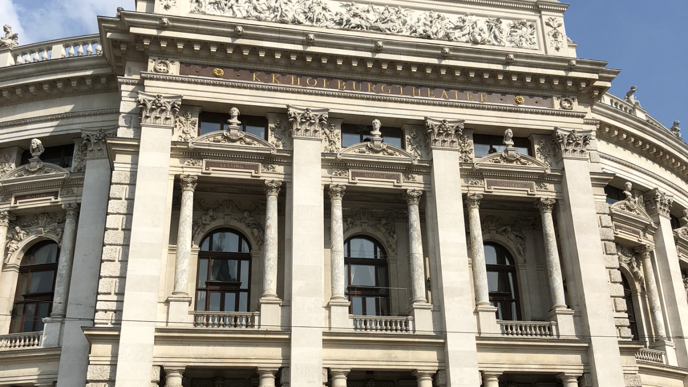 Théâtre du Château, Hofburg, Théâtre, Architecture, Façade. Wallpaper in 1366x768 Resolution