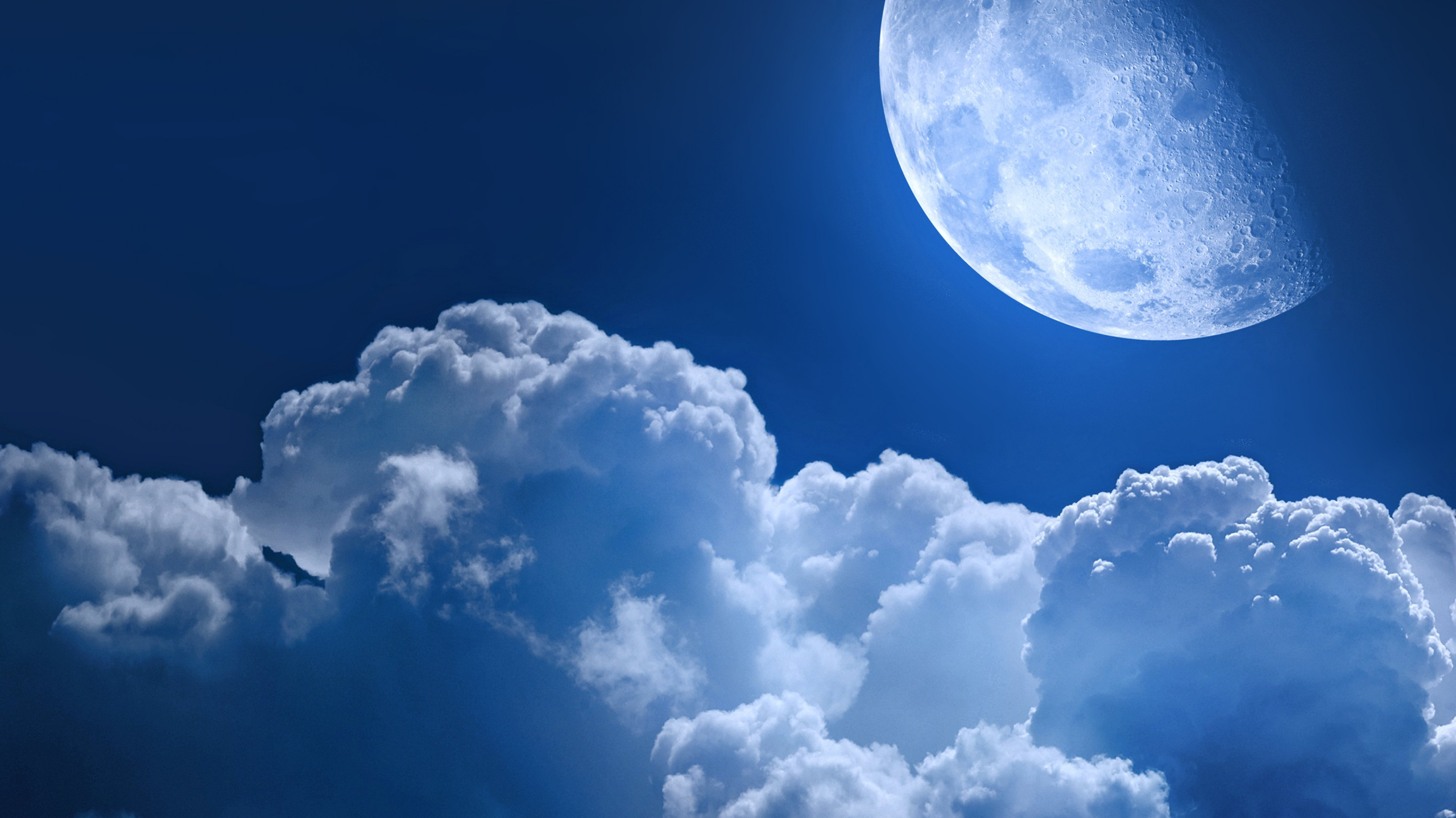 Nubes Blancas y Cielo Azul. Wallpaper in 2560x1440 Resolution