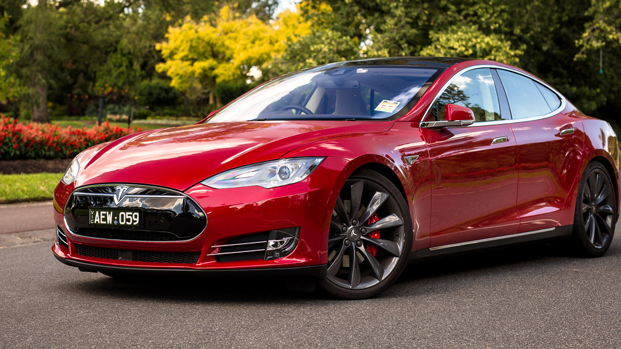 Roter Porsche 911 Tagsüber Auf Der Straße Geparkt. Wallpaper in 1280x720 Resolution