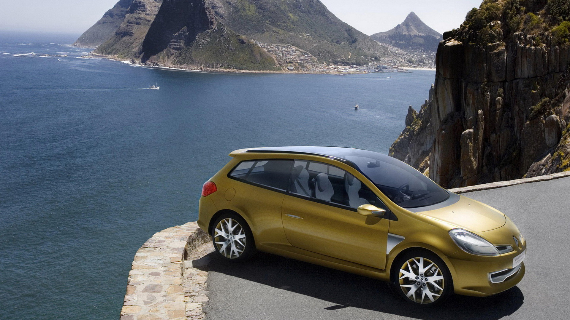 Or 5 Portes à Hayon Stationné Sur le Rivage de la Plage Pendant la Journée. Wallpaper in 1920x1080 Resolution