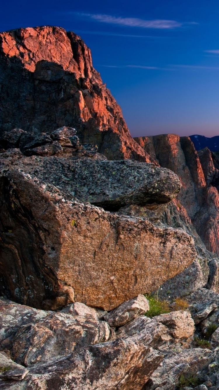 Rocky Mountain Near Body of Water During Daytime. Wallpaper in 750x1334 Resolution