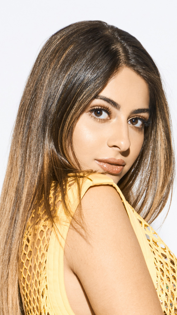 Beauté, Cheveu, Face, Coiffure, Les Cheveux Longs. Wallpaper in 750x1334 Resolution