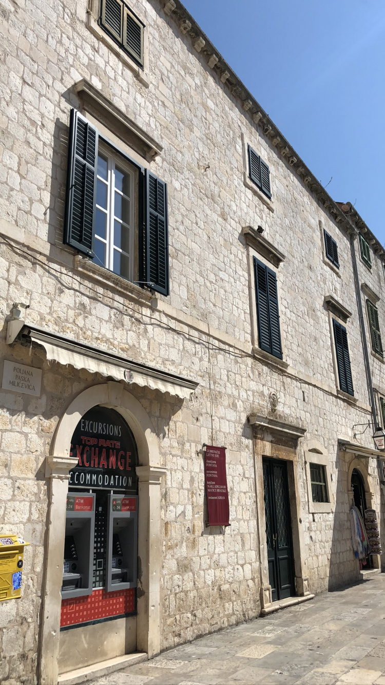 L'architecture Médiévale, Fenêtre, Propriété, Façade, Mur. Wallpaper in 750x1334 Resolution