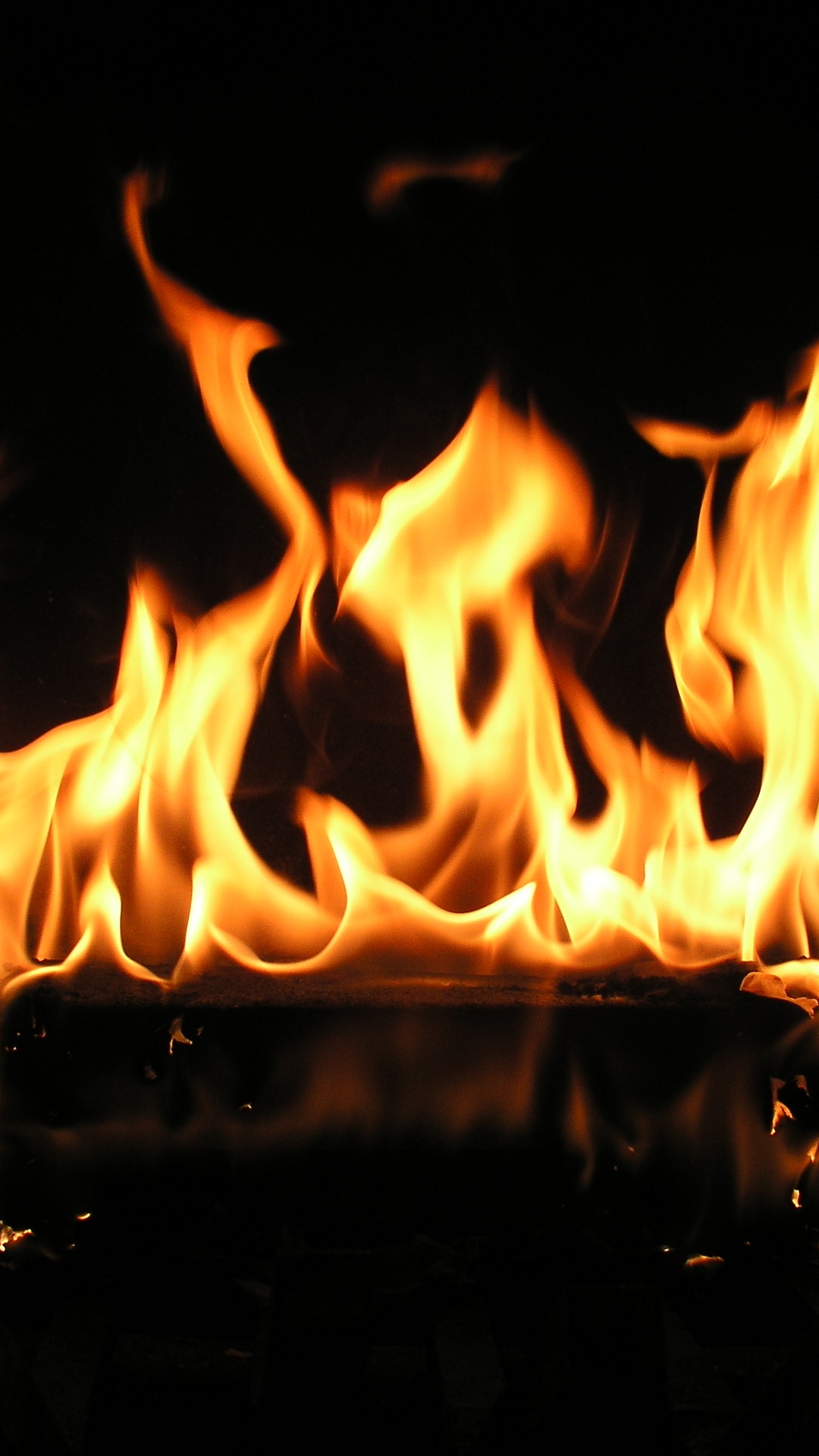 Quema de Leña en el Pozo de Fuego. Wallpaper in 1080x1920 Resolution