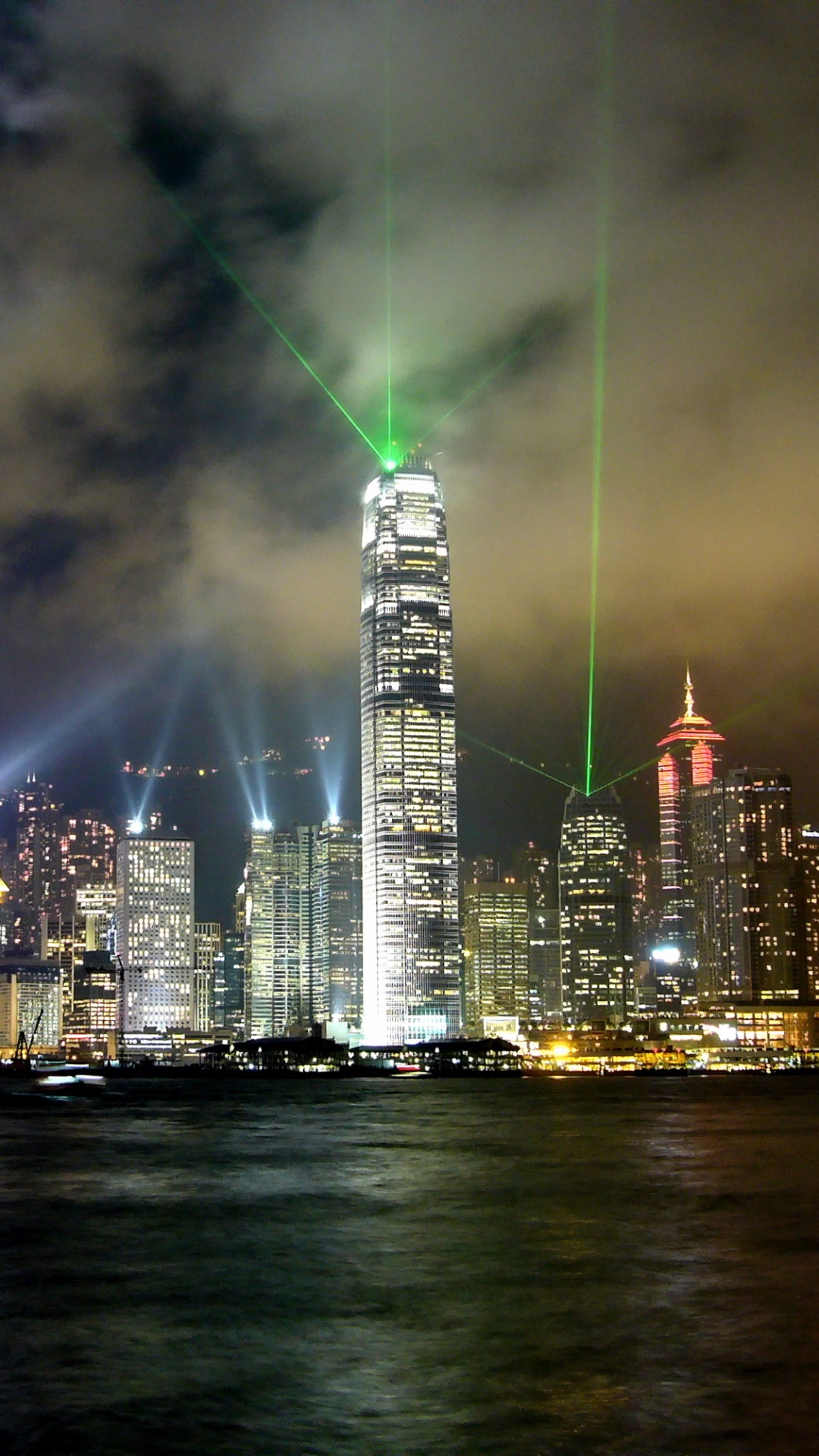 Horizon de la Ville Pendant la Nuit. Wallpaper in 1080x1920 Resolution