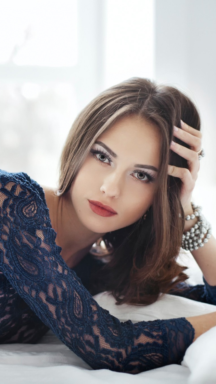 Model, Beauty, Long Hair, Woman, Brown Hair. Wallpaper in 750x1334 Resolution