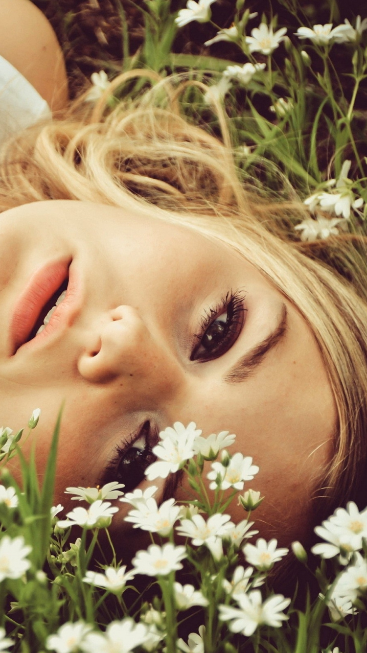 Rubia, Belleza, Primavera, Pétalo. Wallpaper in 750x1334 Resolution