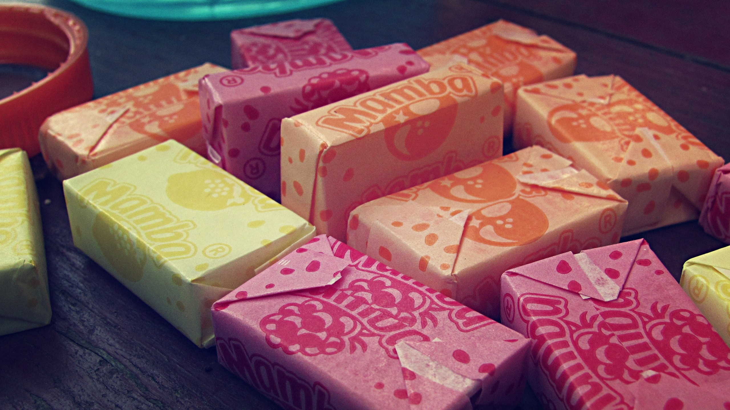 Candy, Food, Sweetness, Petit Four, Pinkie. Wallpaper in 2560x1440 Resolution