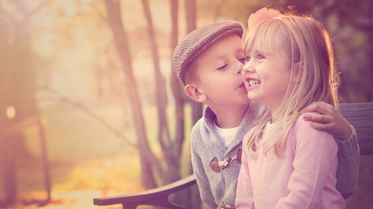 Kuss, Kind, Liebe, Haut, Schönheit. Wallpaper in 1280x720 Resolution