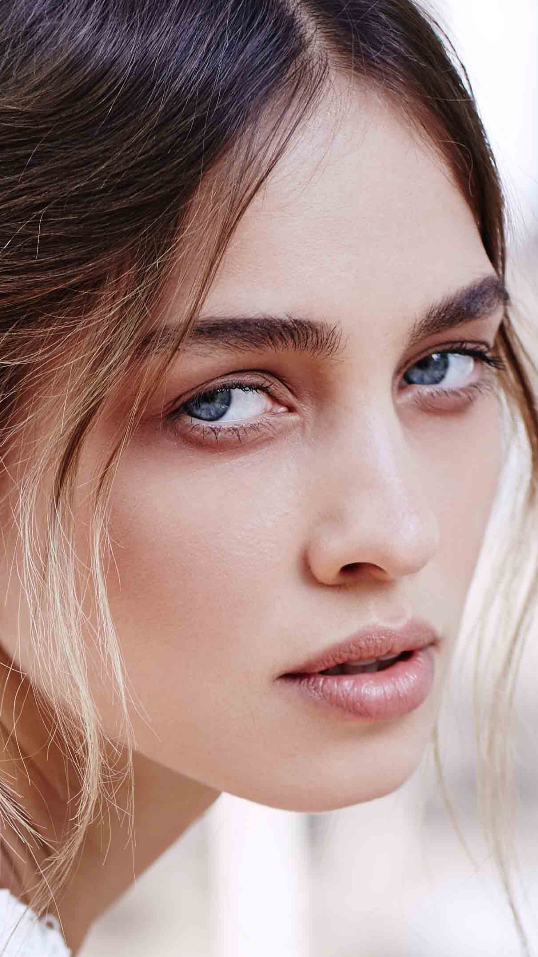 Cheveu, Face, Sourcil, Coiffure, Peau. Wallpaper in 1080x1920 Resolution