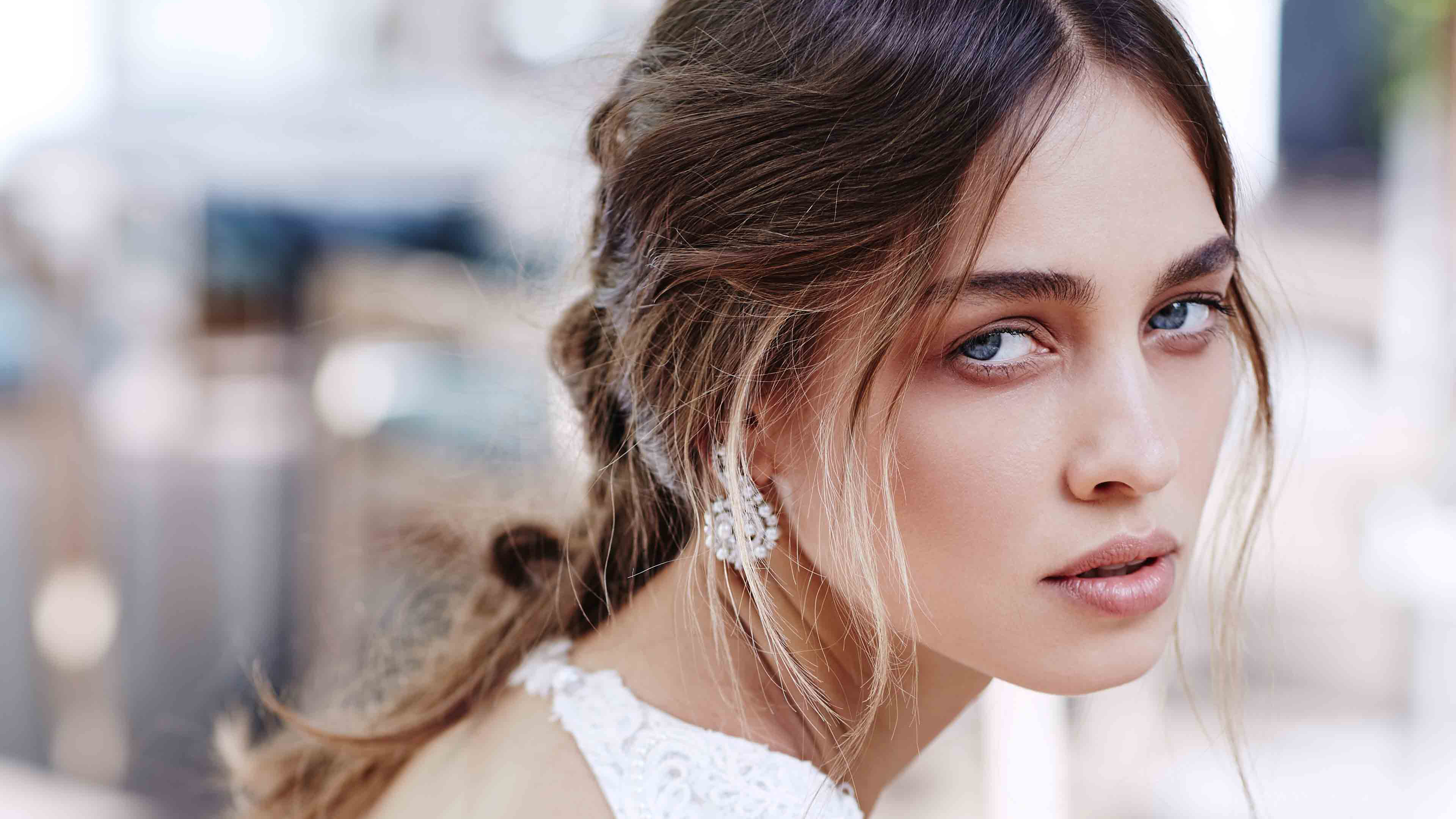 Hair, Face, Eyebrow, Hairstyle, Skin. Wallpaper in 3840x2160 Resolution