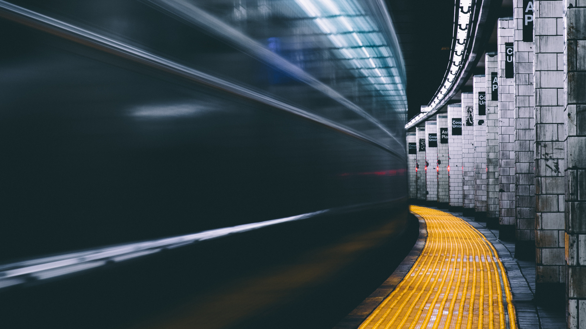 Time Lapse Photography of Cars on Road During Night Time. Wallpaper in 1920x1080 Resolution