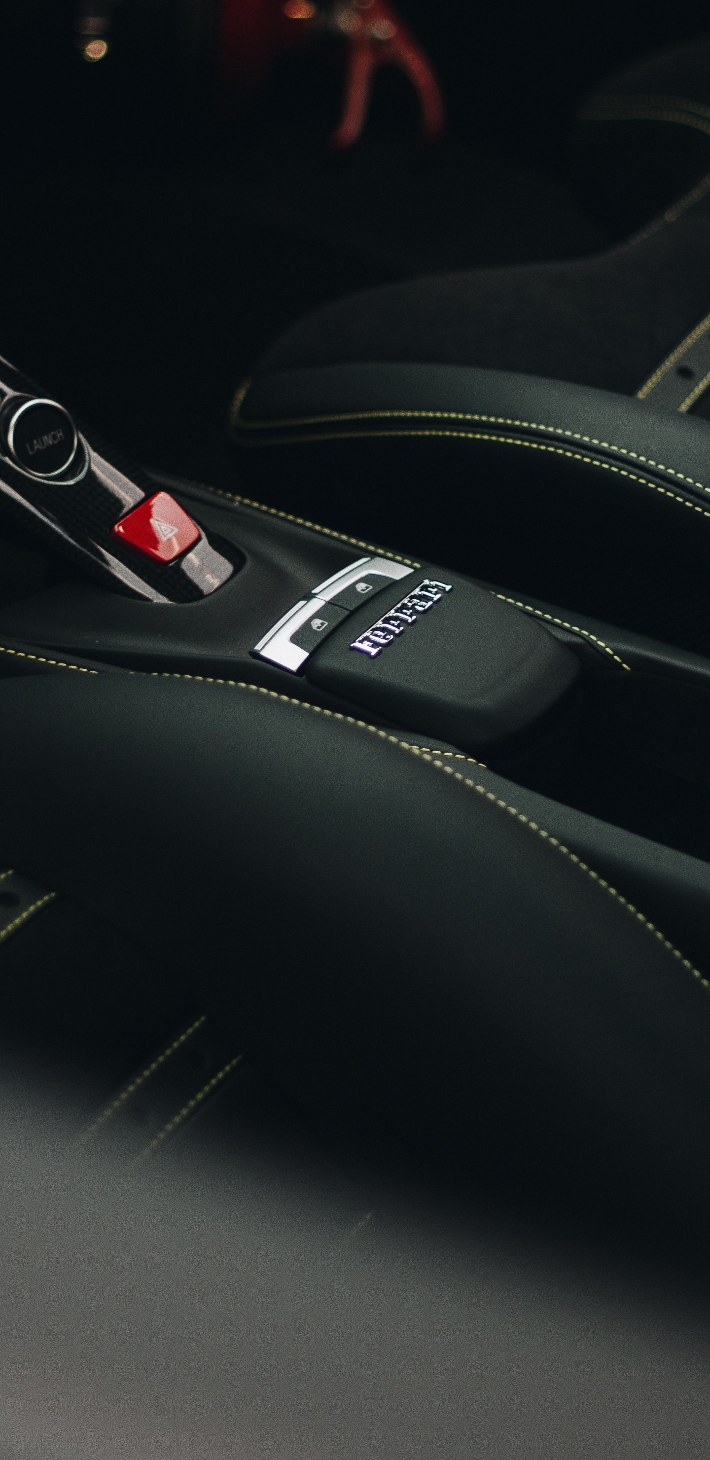 Volant de Voiture Noir et Rouge. Wallpaper in 1440x2960 Resolution