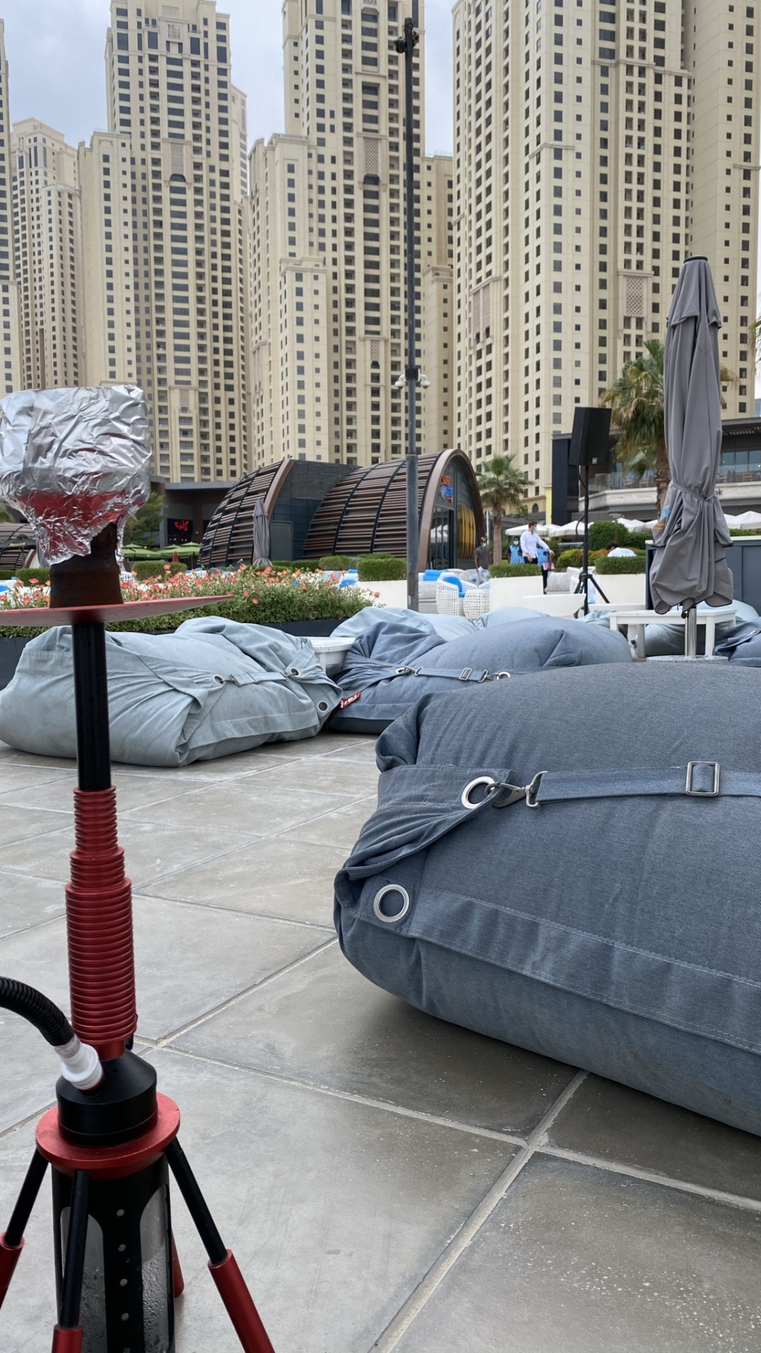 Techo, Torre de Bloques, Condominio, Edificio, Accesorios de Bicicletas. Wallpaper in 1080x1920 Resolution