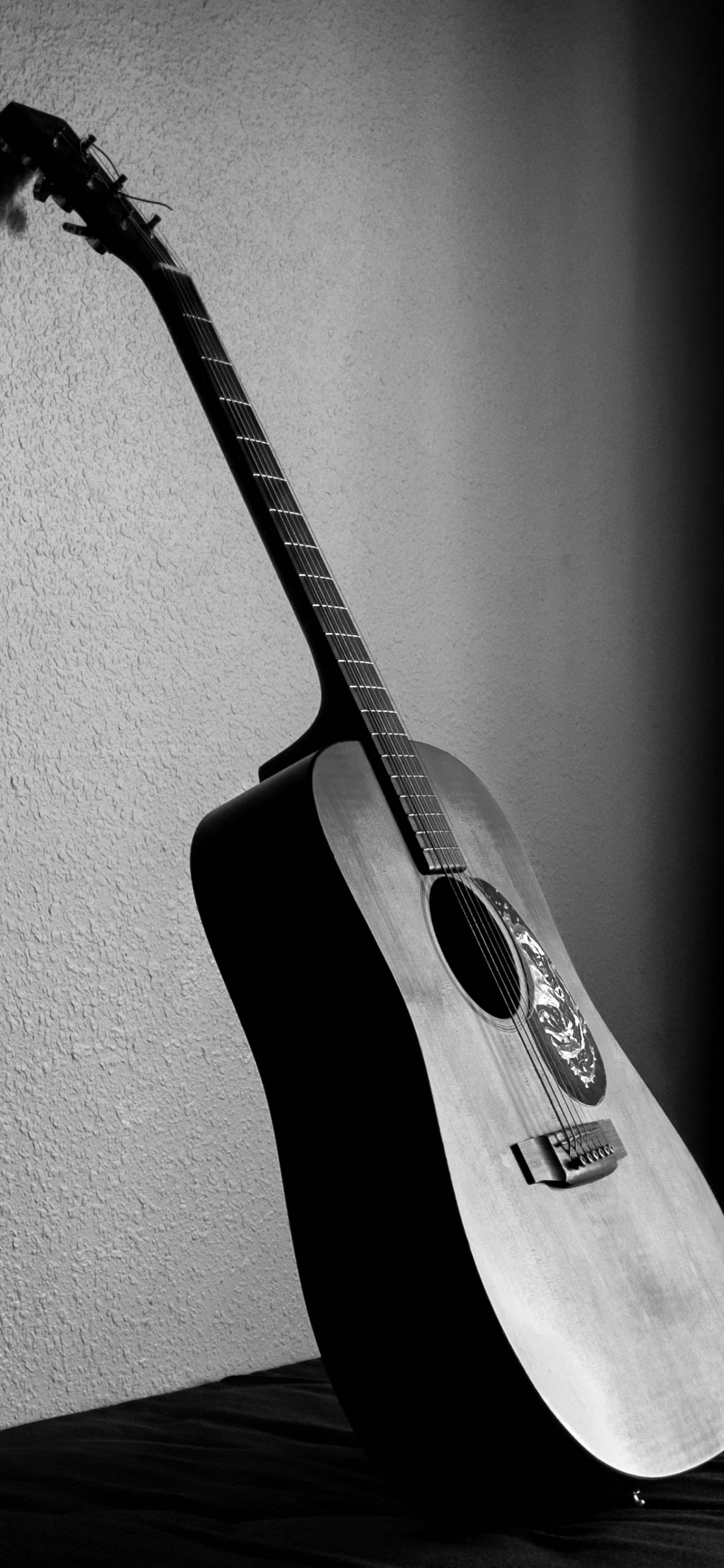 吉他, 声吉他, 拨弦乐器, 麦克风, 黑色和白色的 壁纸 1242x2688 允许