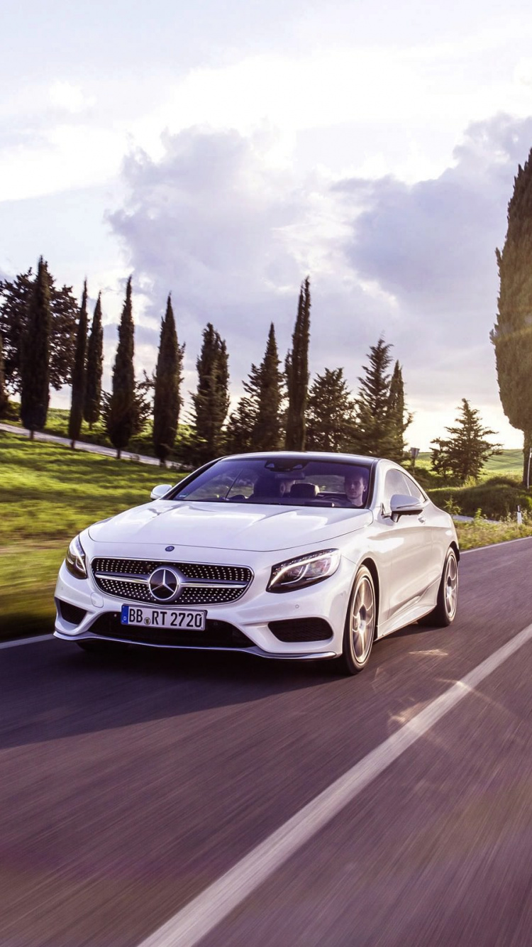 White Audi r 8 on Road During Daytime. Wallpaper in 750x1334 Resolution