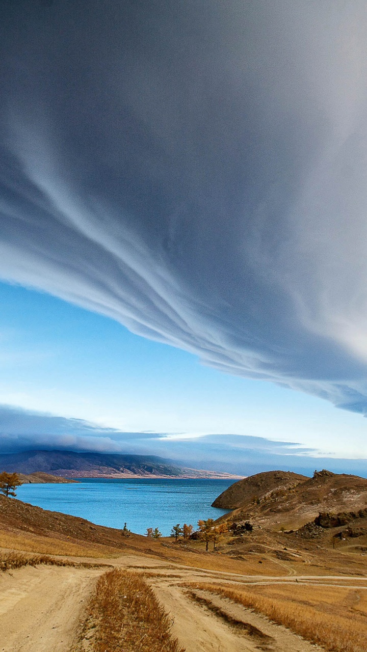 Champ Brun Sous Ciel Bleu Pendant la Journée. Wallpaper in 720x1280 Resolution