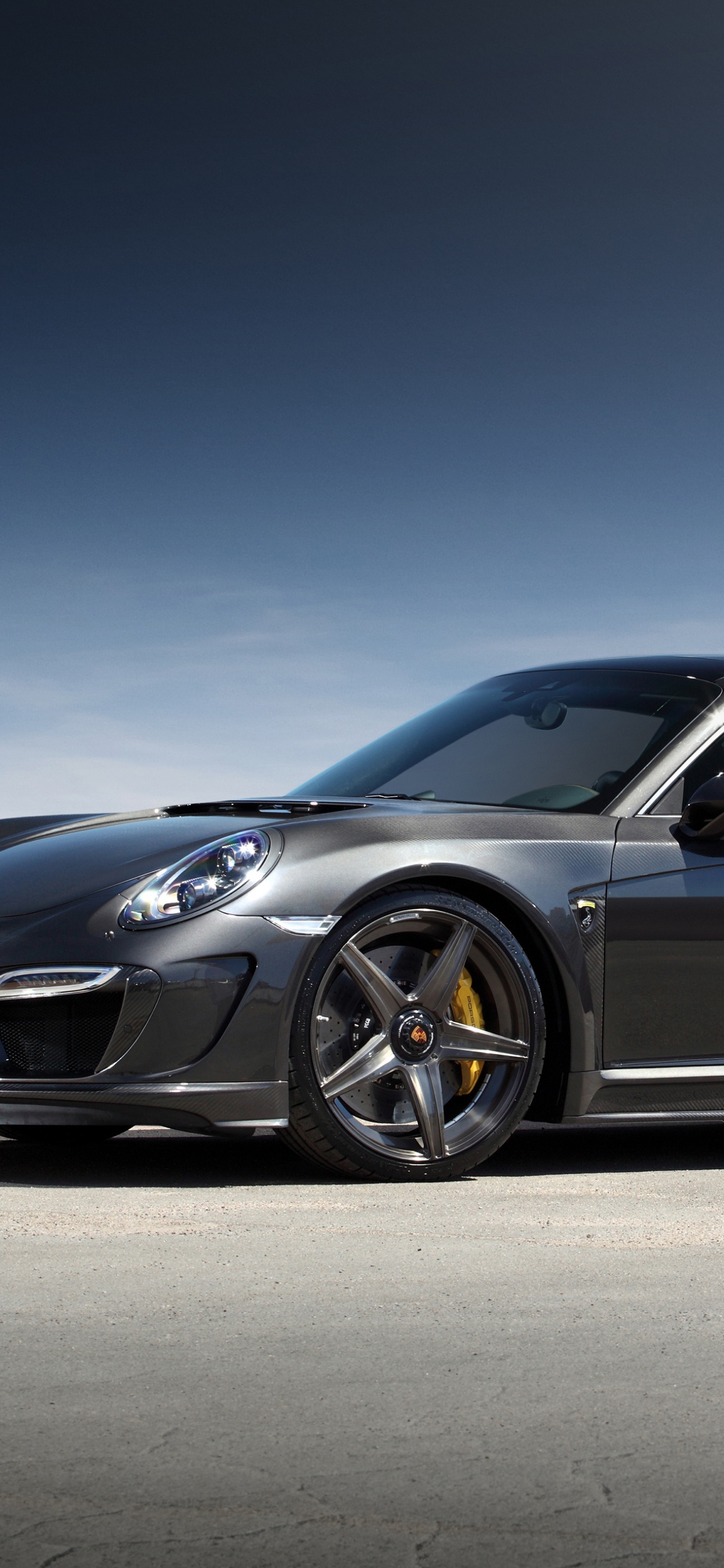 Coupé Bmw m 3 Noir Sur Route Goudronnée Grise. Wallpaper in 1242x2688 Resolution